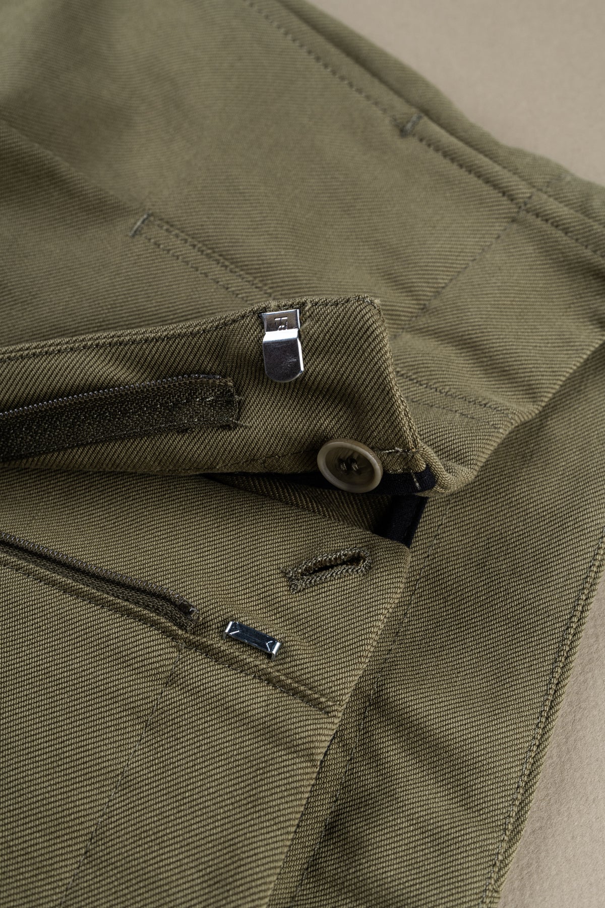khaki barrelíny dámske nohavice