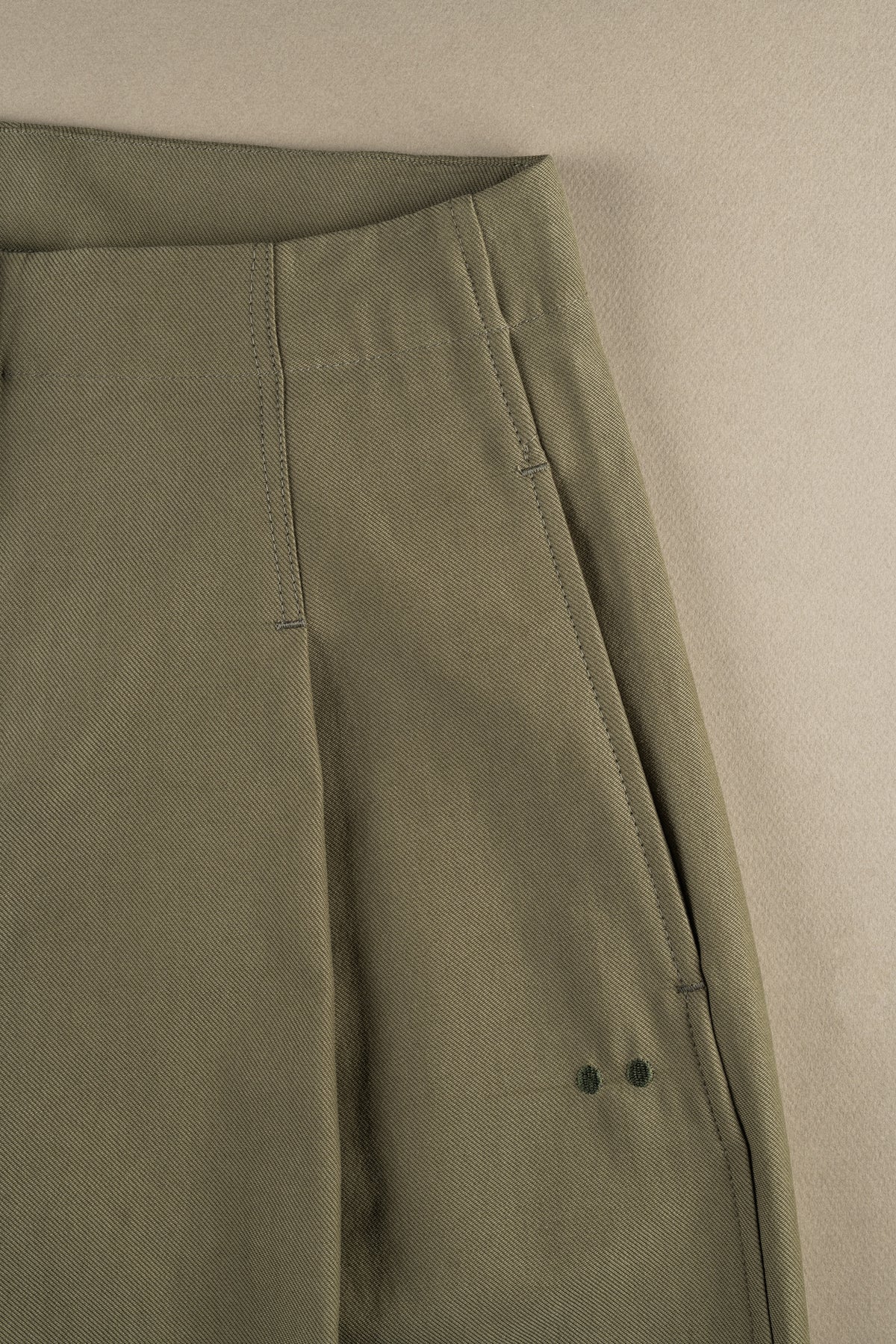 khaki barrelíny dámske nohavice