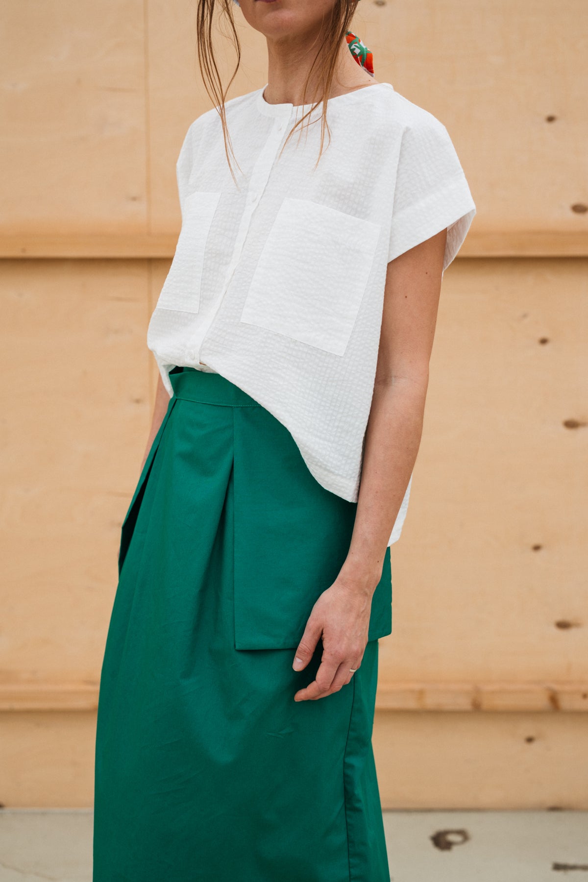 mangold opasok s vreckami